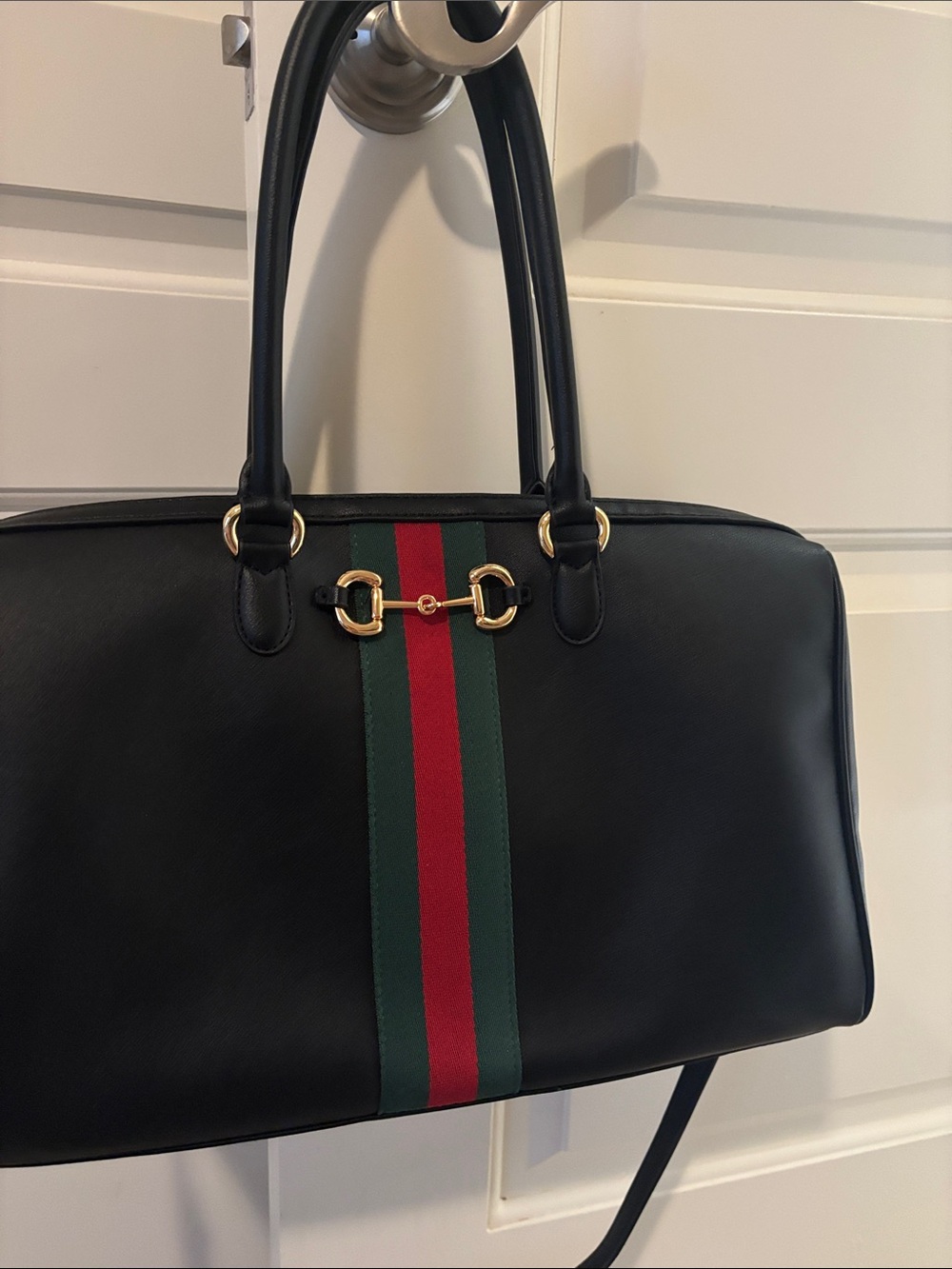 Satchel new with crossbody strap, luggage tag included - Picture 6 of 10